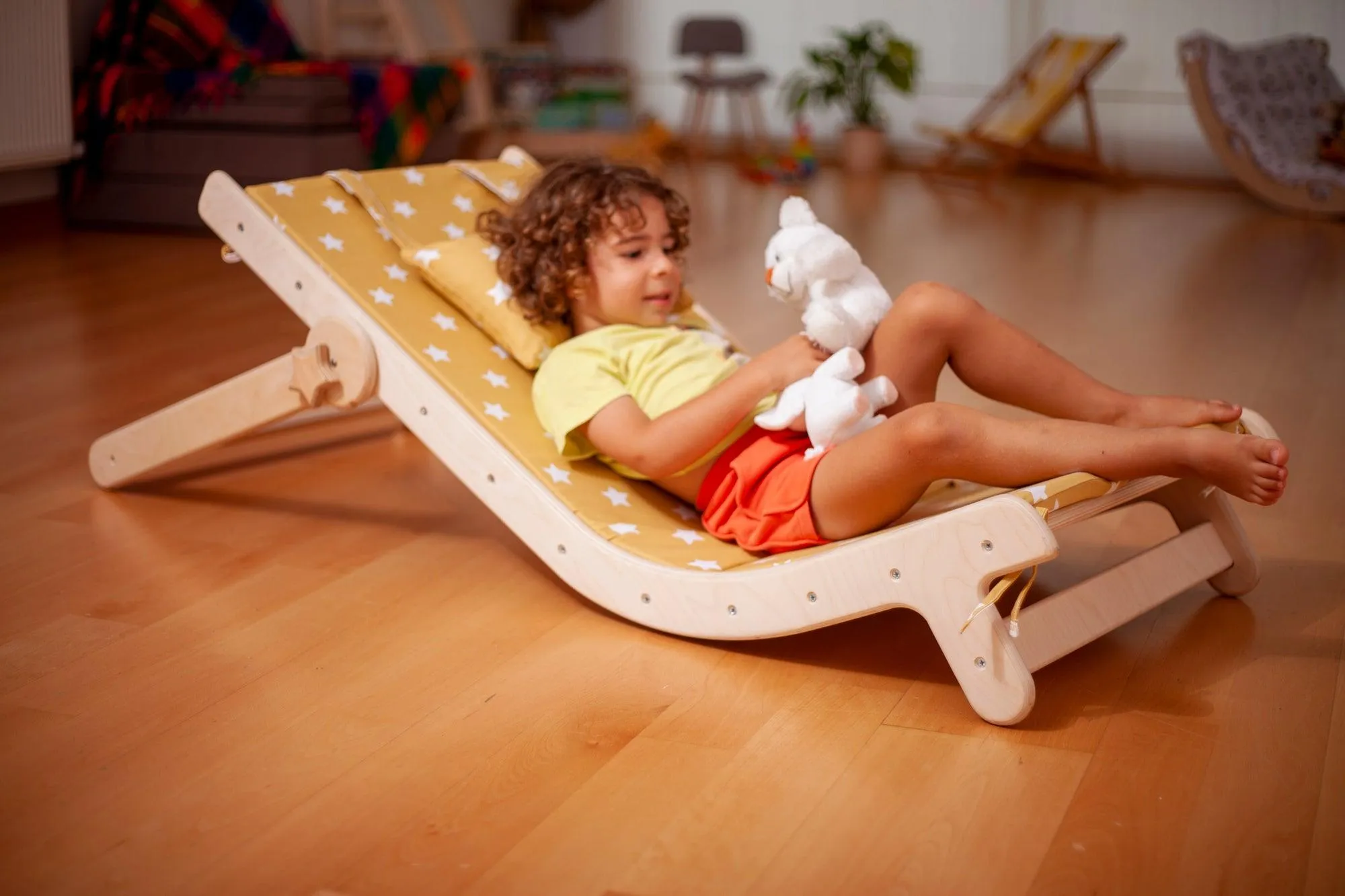 Adjustable Lounge Chair With Comfy Pad for Kids